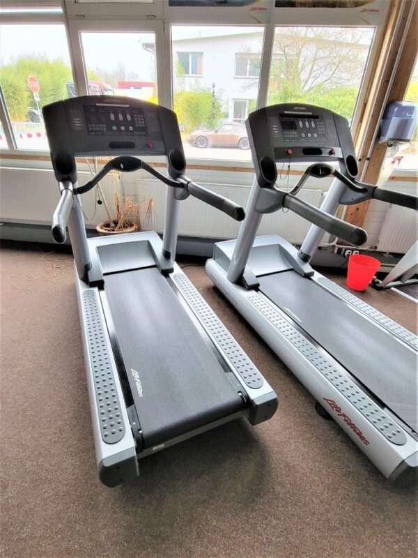 Life Fitness Laufband – Bild 2