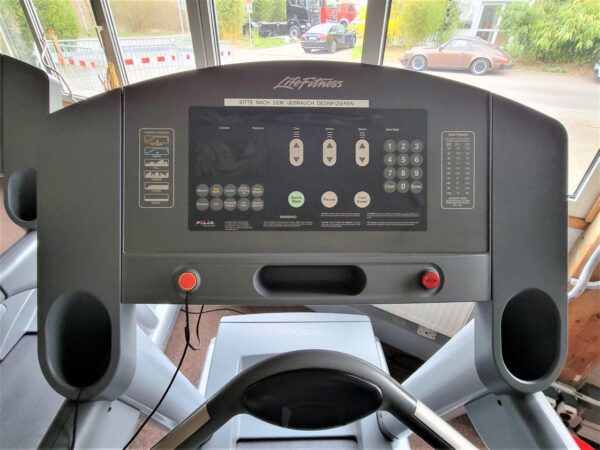 Life Fitness Laufband – Bild 3